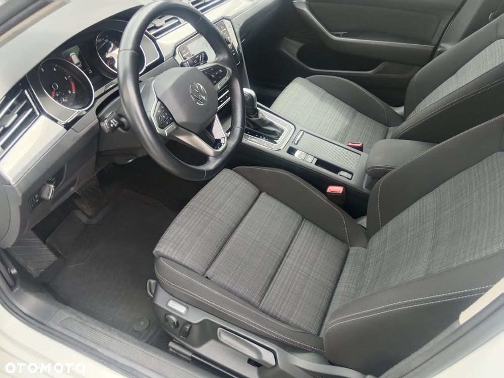 Volkswagen Passat 2.0 TDI Business DSG - 11