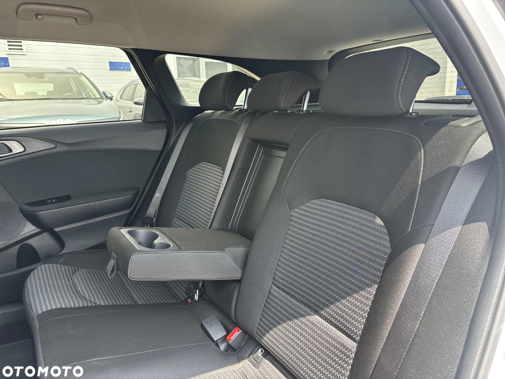 Kia Ceed 1.5 T-GDI M - 8