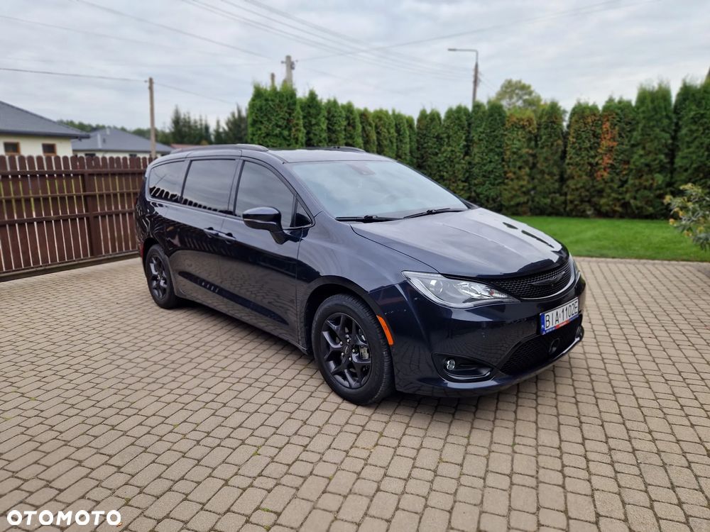 Chrysler Pacifica - 19