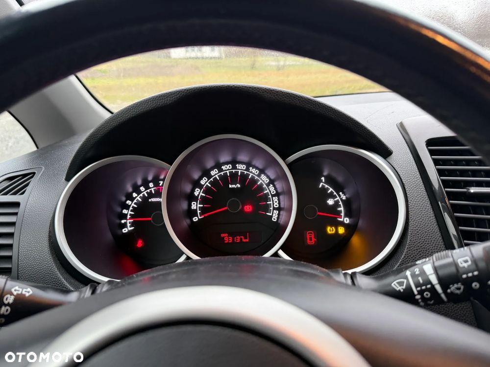 Kia Venga 1.4 CVVT Dream Team Edition - 11