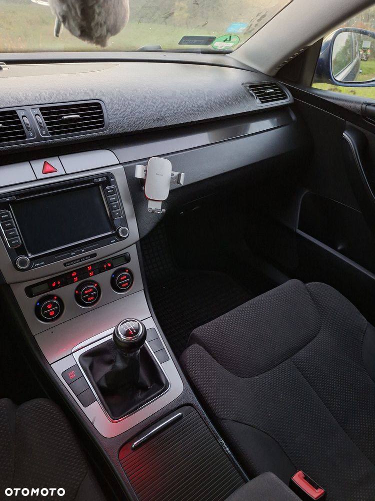 Volkswagen Passat - 8