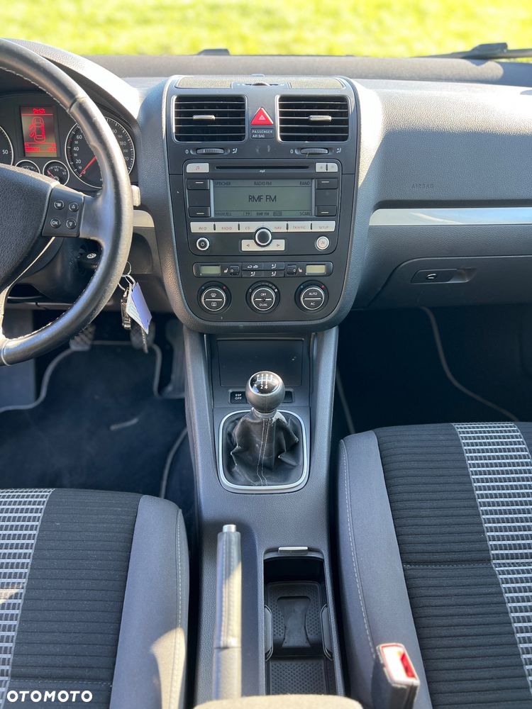 Volkswagen Jetta 2.0 TDI DPF Trendline - 26