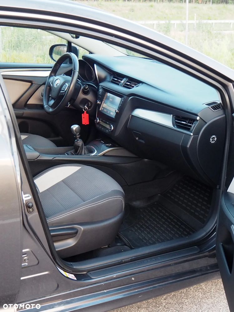 Toyota Avensis Touring Sports 2.0 D-4D Edition-S - 6