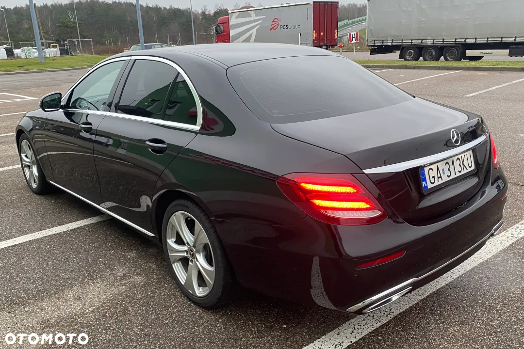 Mercedes-Benz Klasa E 220 d 9G-TRONIC - 4