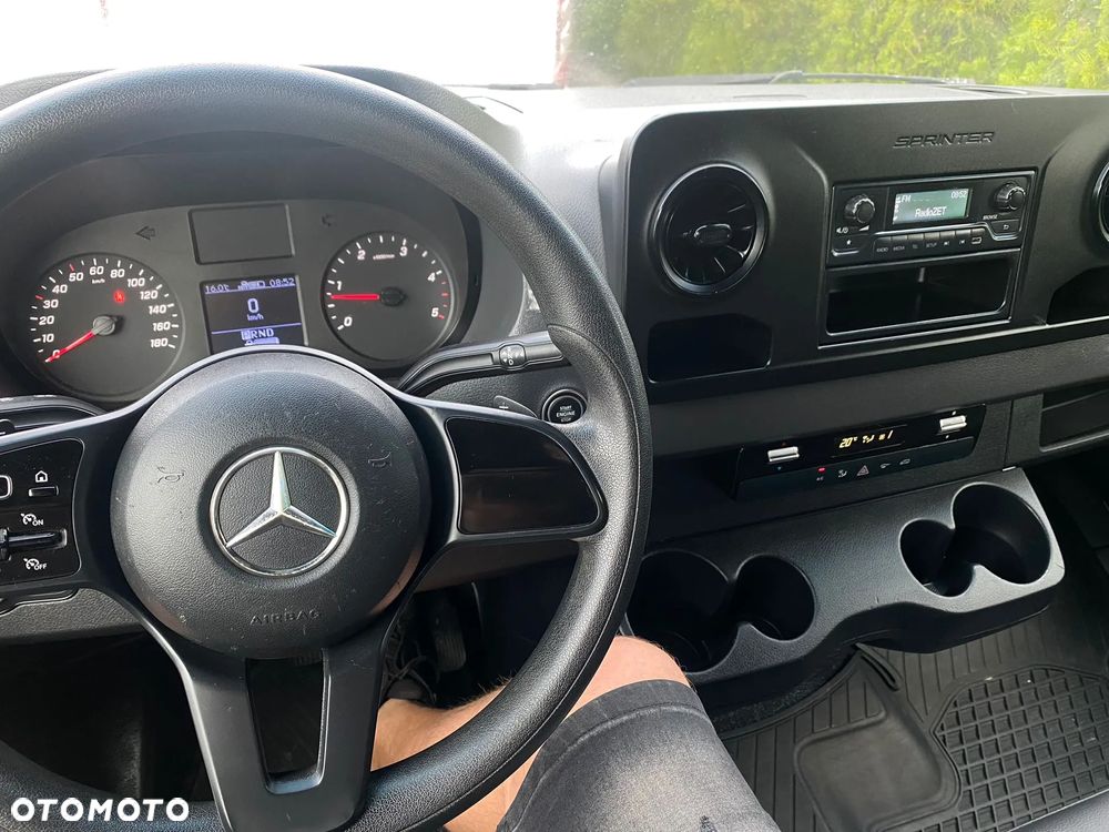 Mercedes-Benz Sprinter 319 - 18