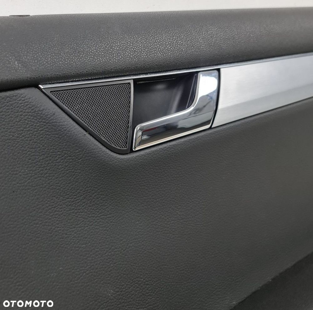 TAPICERKA BOCZEK DRZWI PRAWY TYŁ MERCEDES W204 - 5