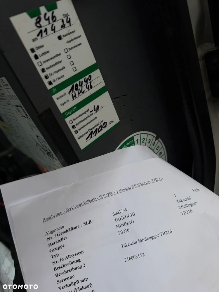 Takeuchi TB216  Koparka Gąsienicowa 2 tony. Długie ramie plus! Zaledwie 1000 mtg. DEKRA aktualna do 2026r. Rozsuwane Hydr. podwozie! Z Gospodarstwa Norweskiego! Zero luzów i wycieków. Maszyna jak Nowa z Salonu! 2017rok. Pełna Dokumentacja. Gąsienice bez zużycia! Łyżka Skarpowa! Szybkozłącze! Szybka wolna jazda. Radio Usb nagłośnienie. Po serwisach. Okazja Wyjscia Hydrauliczne. Silnik Yanmar 3cyl. skrętne ramię! - 27