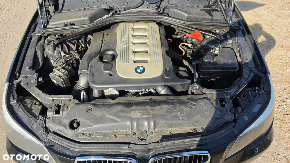 BMW Seria 5 525d - 16