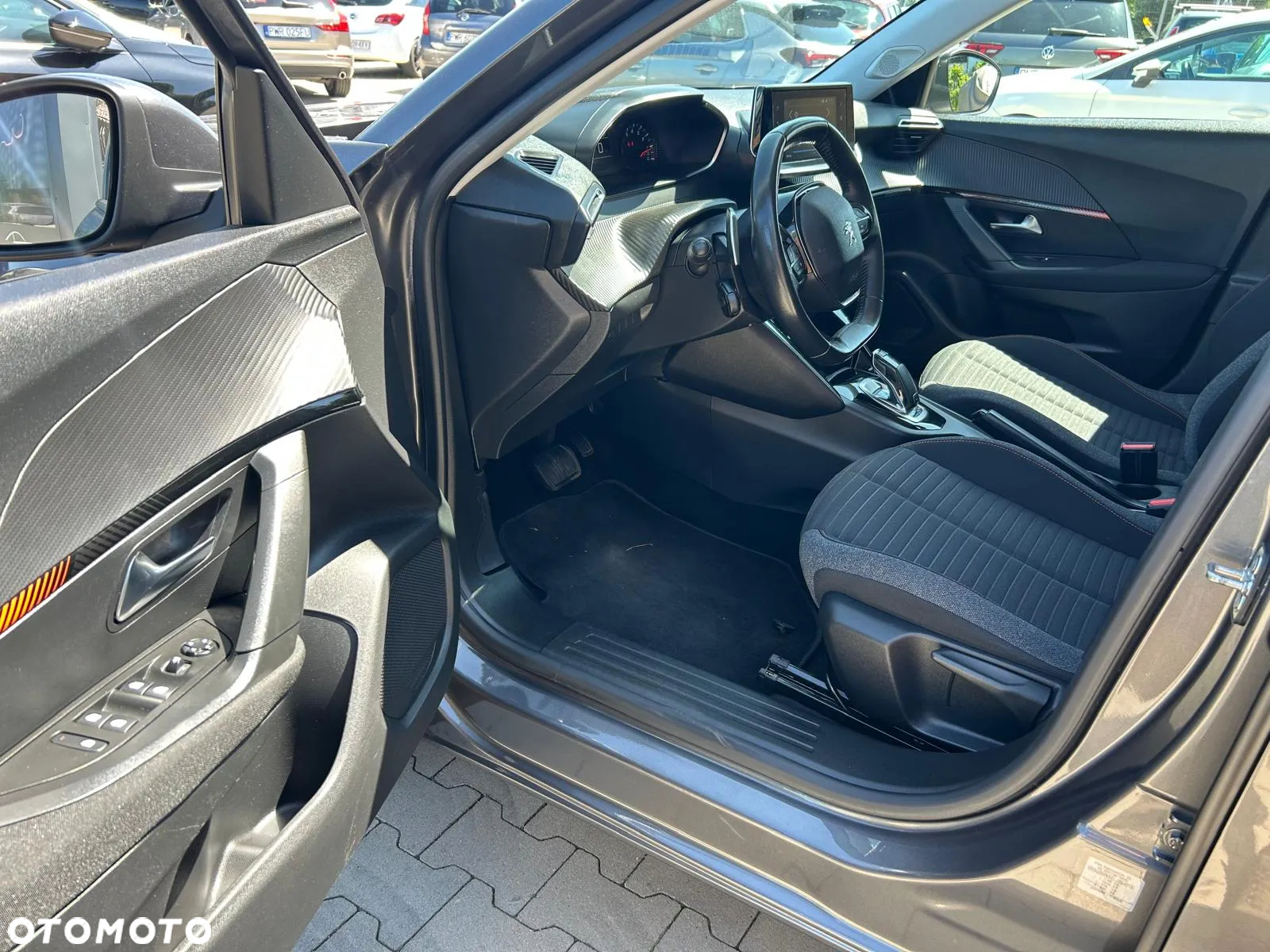 Peugeot 2008 PureTech 130 Stop&Start EAT6 Signature - 16