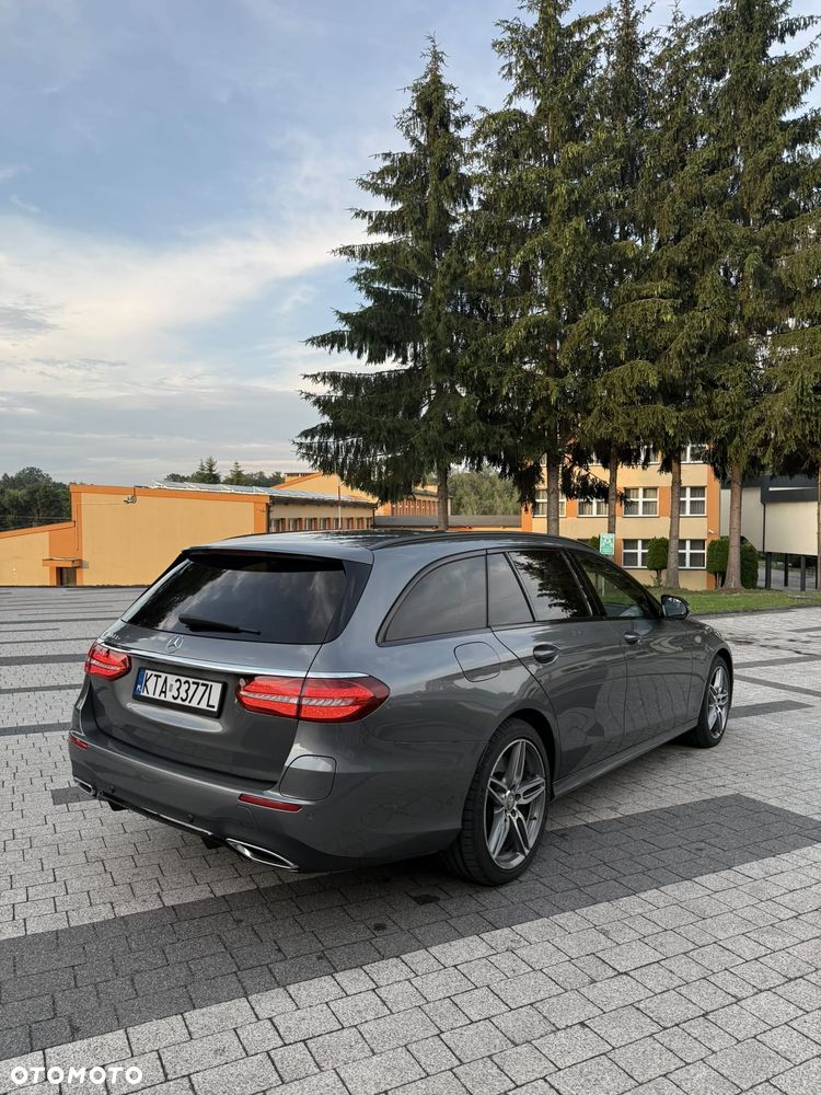 Mercedes-Benz Klasa E 300 de AMG - 5