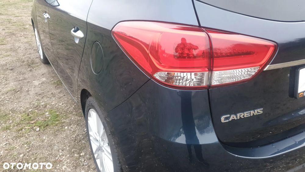 Kia Carens 1.7 CRDi 115 Dream Team Edition - 9