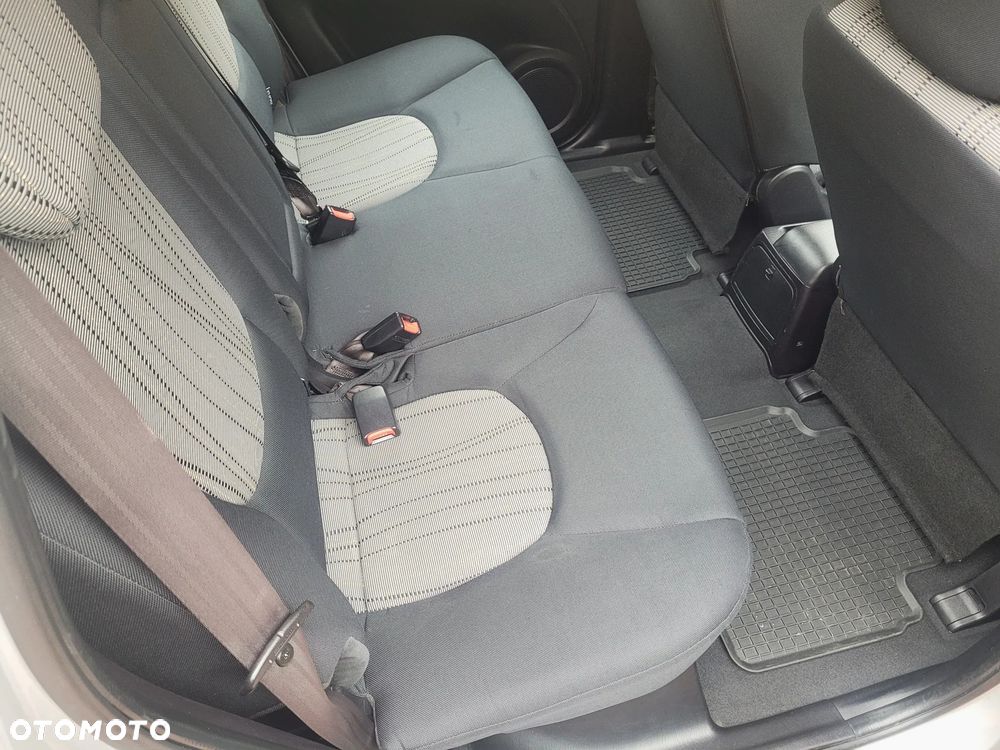 Hyundai Matrix 1.6 GLS - 21
