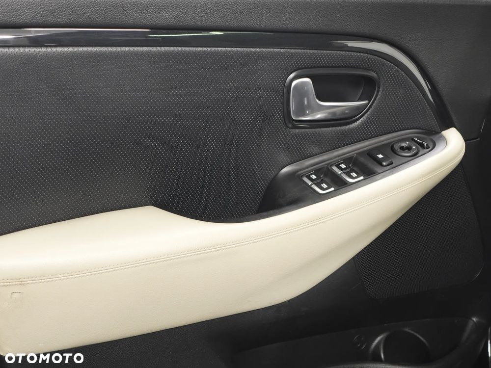 Kia Carens 1.7 CRDi Spirit - 17