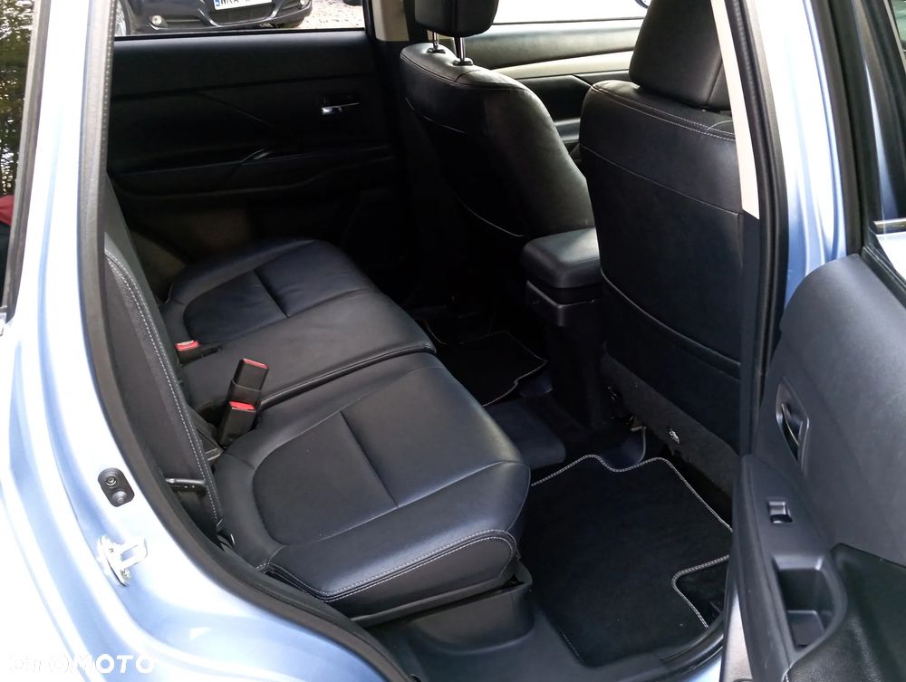 Mitsubishi Outlander 2.0 4WD Plus - 19