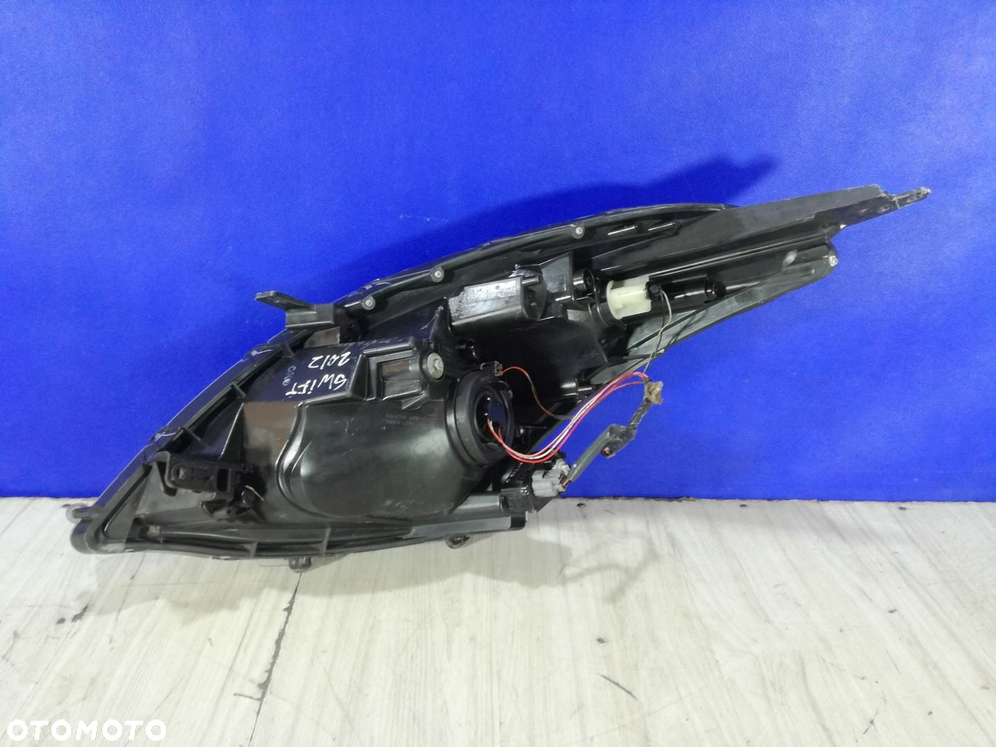 Suzuki Swift V MK710/13 lampa reflektor przód prawa Anglik - 2