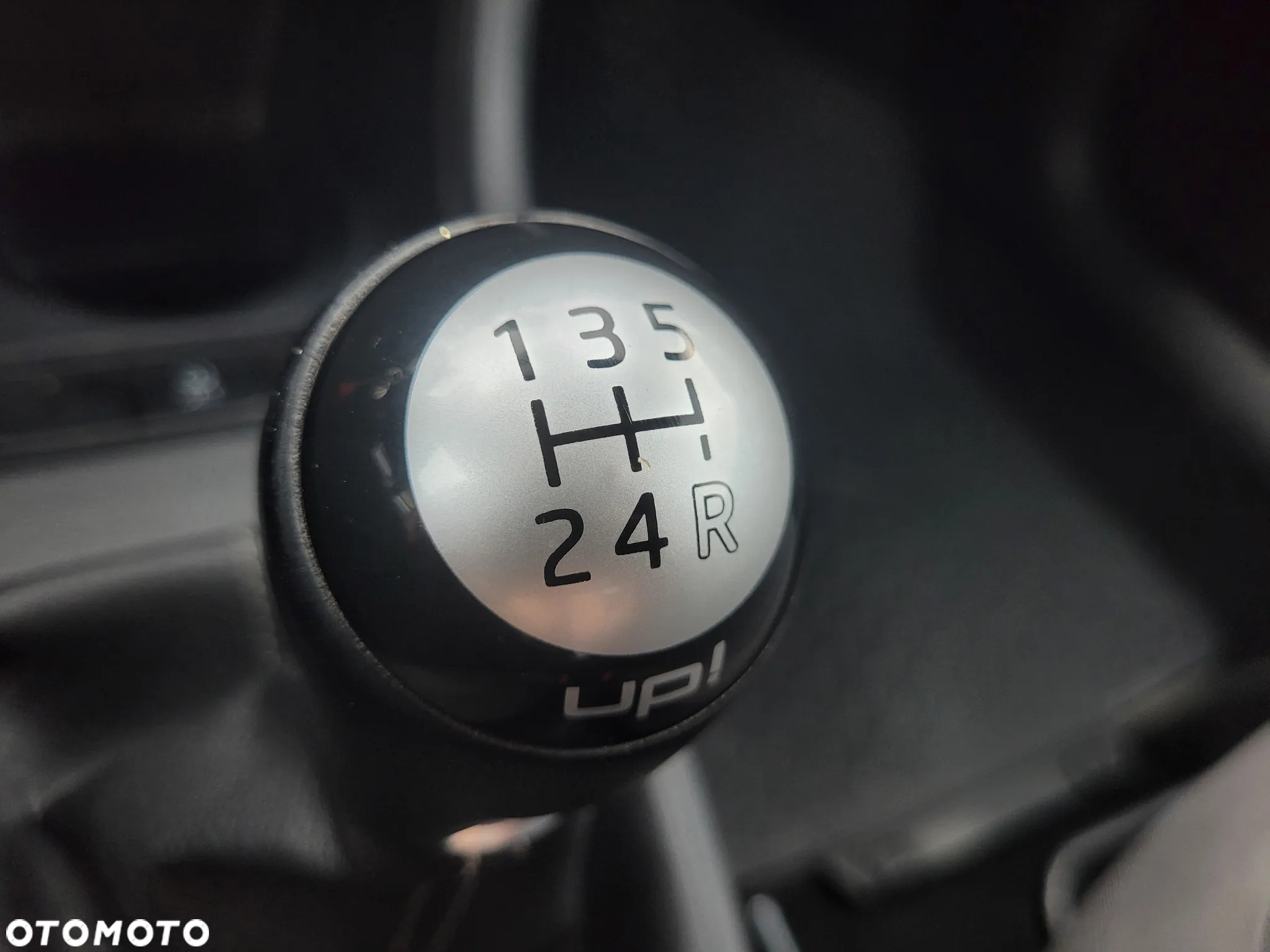 Volkswagen up! 1.0 cross - 31