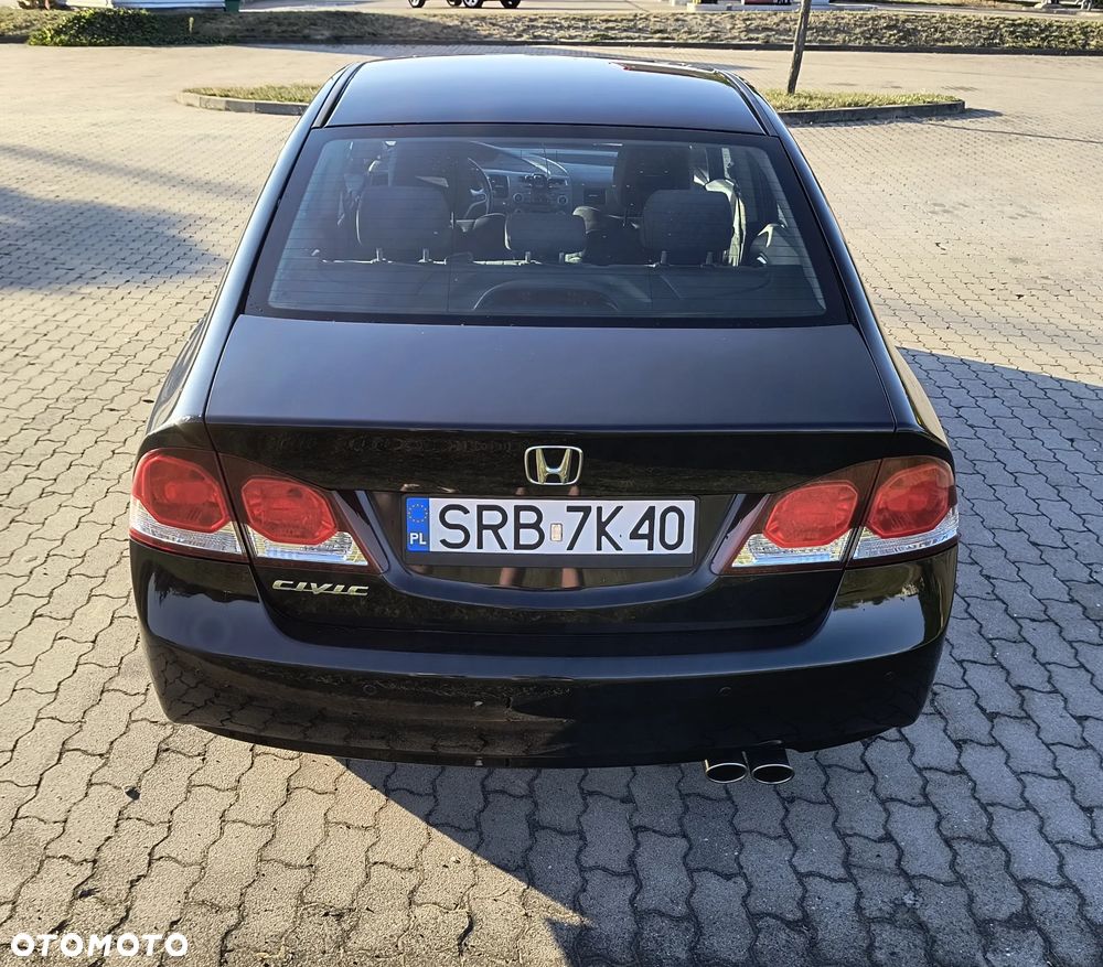 Honda Civic 1.8 Executive - 3