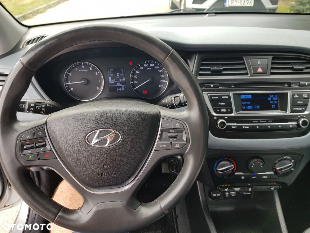 Hyundai i20 1.2 Passion Plus - 33