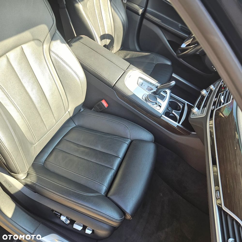 BMW Seria 7 730d - 22