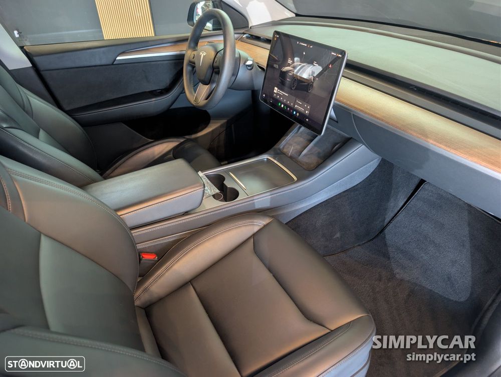 Tesla Model Y Performance Dual Motor AWD - 9