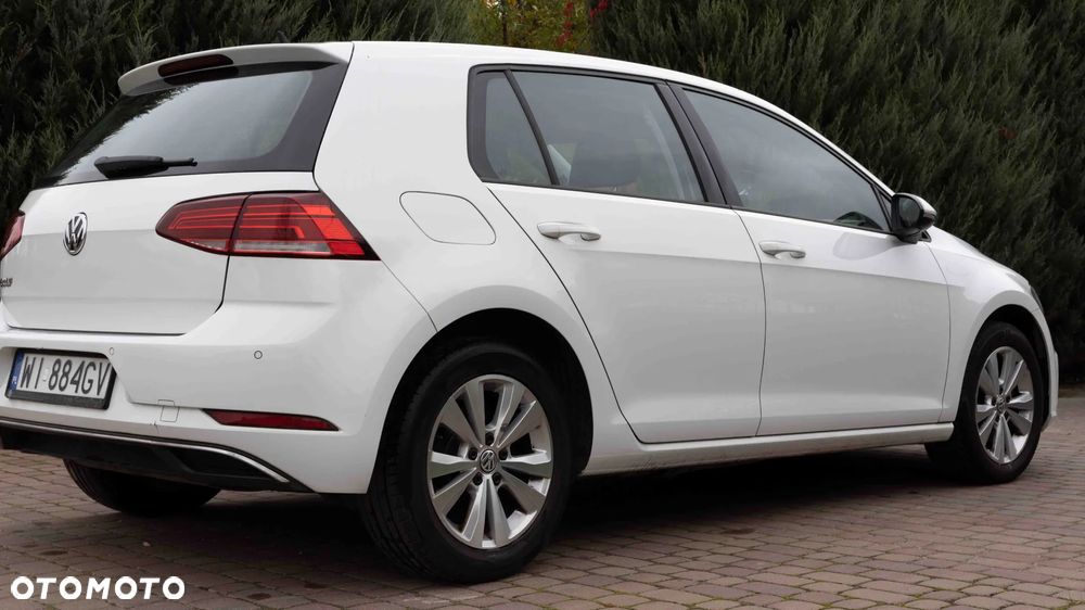 Volkswagen Golf - 6