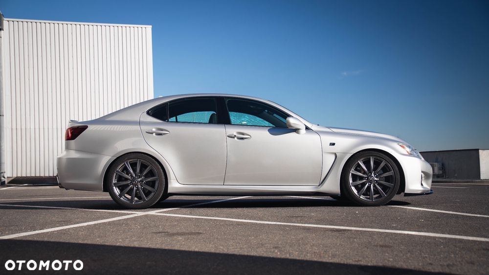 Lexus IS F Sport - 8
