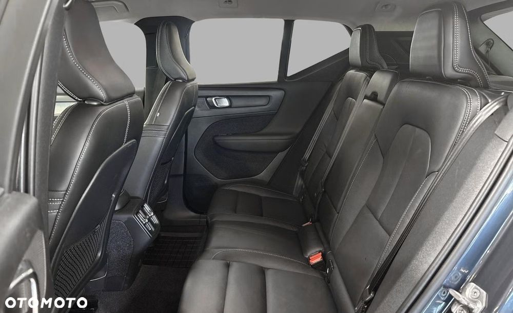 Volvo XC 40 - 24