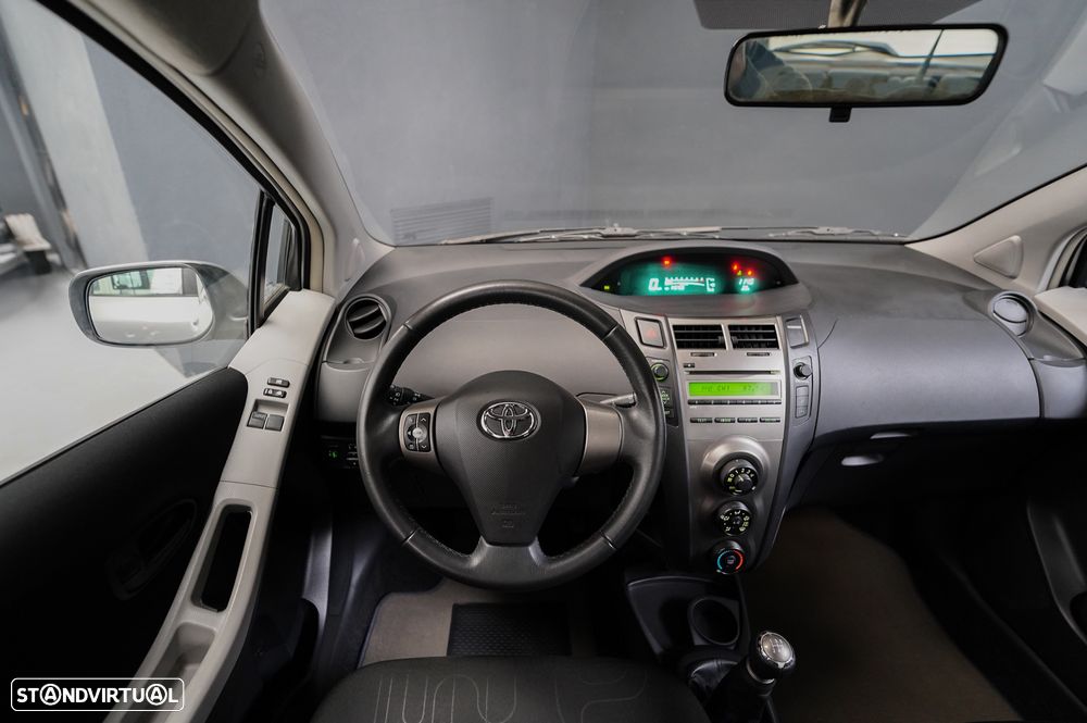 Toyota Yaris 1.0 VVT-i Comfort+AC+VSC - 10