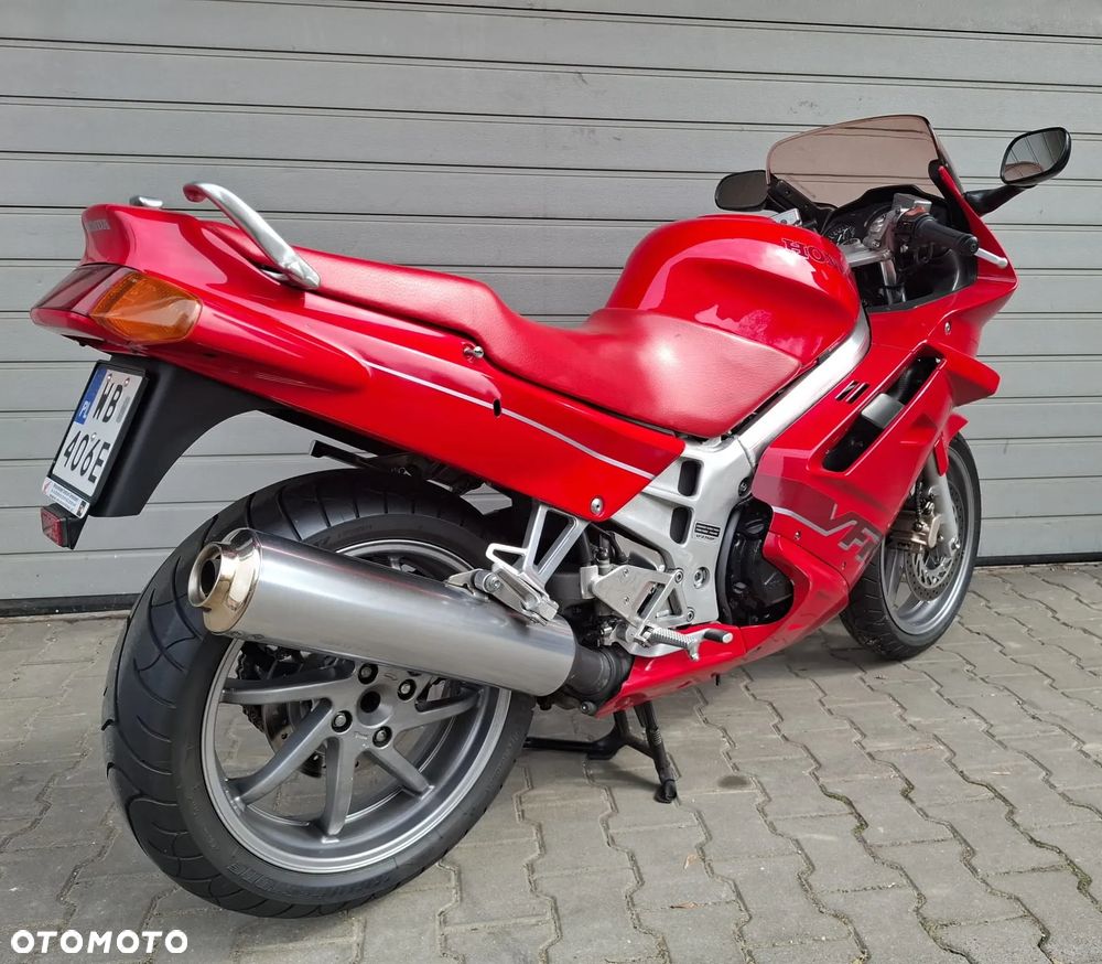 Honda VFR - 3