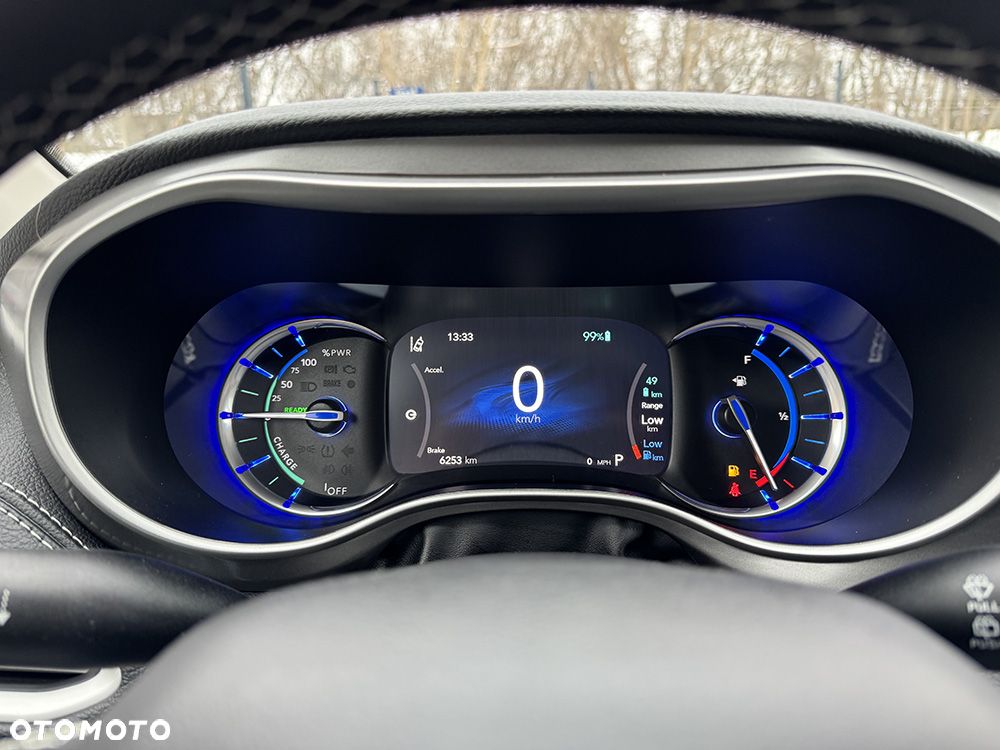 Chrysler Pacifica - 11