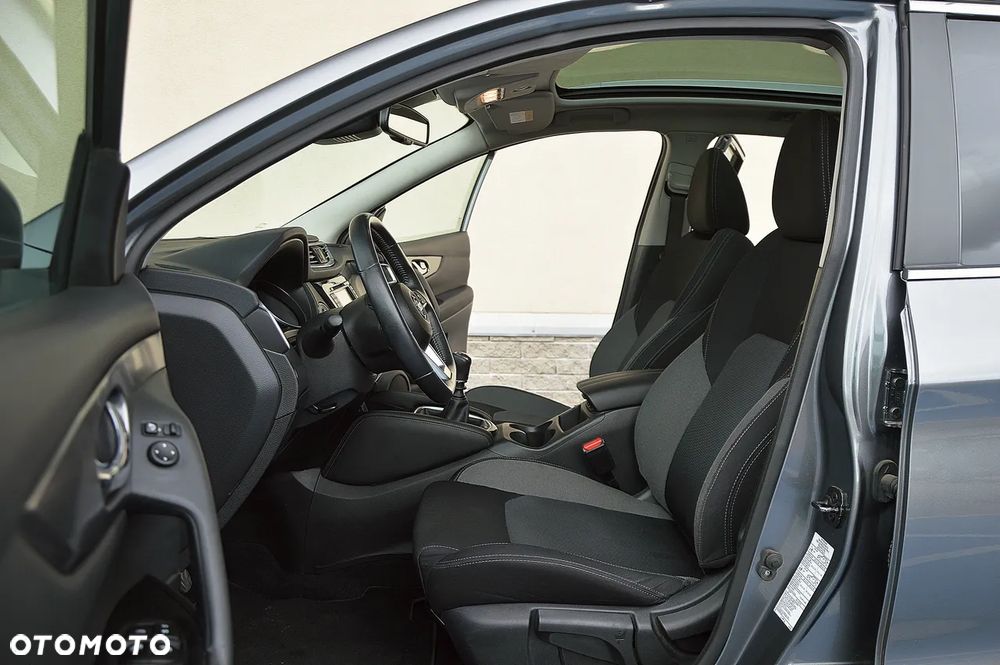 Nissan Qashqai 1.5 dCi N-Connecta - 6