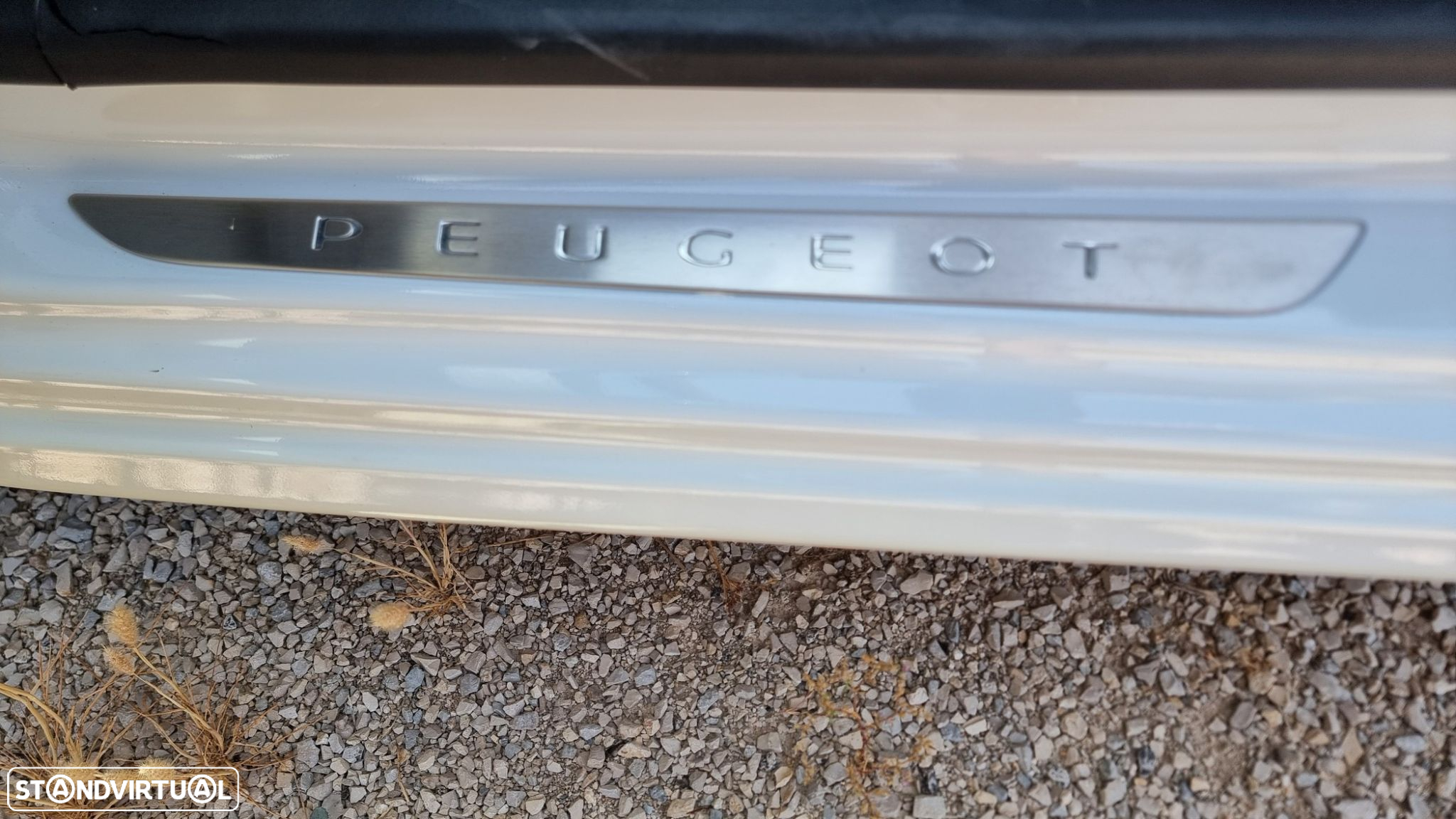 Peugeot 208 1.5 BlueHDi Signature - 16