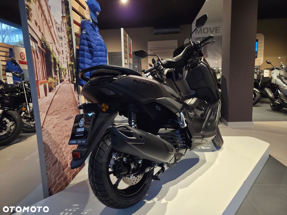 Yamaha NMAX - 18