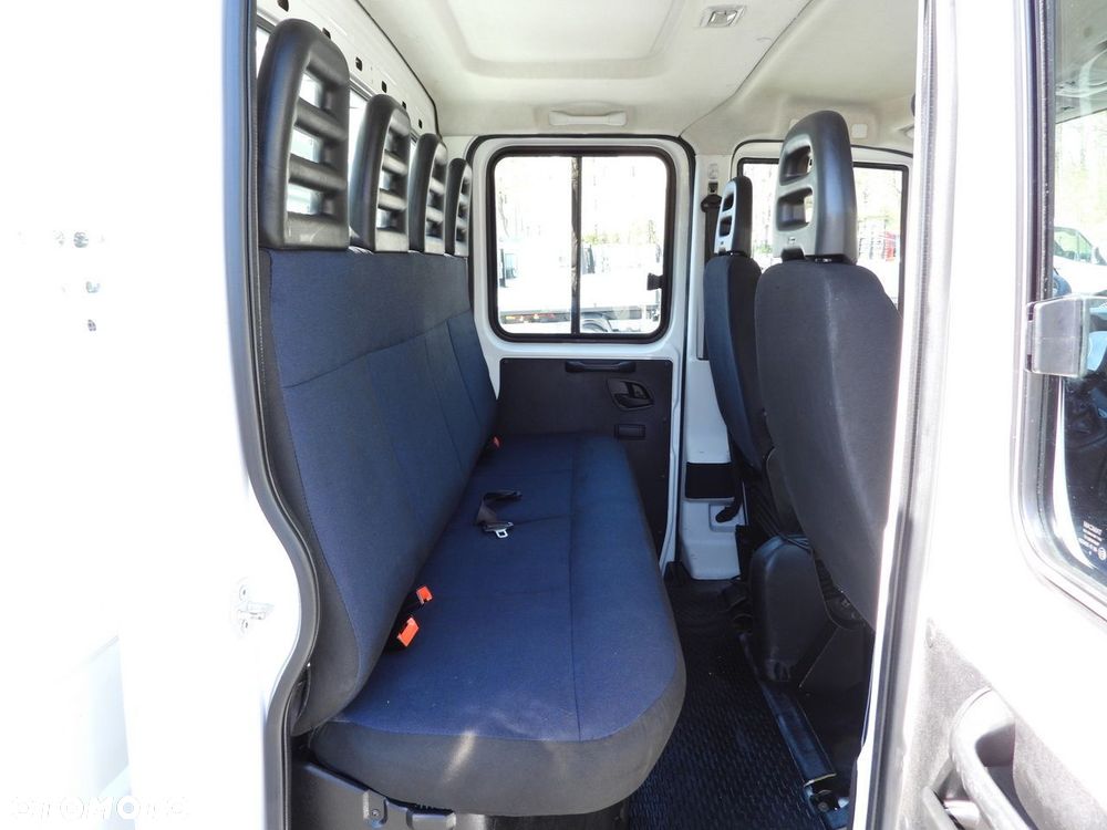 Iveco DAILY 35C14 WYWROTKA PODWÓJNA KABINA DOKA 6 MIEJSC TEMPOMAT BLIŹNIACZE KOŁA KLIMATYZACJA  140KM - 40