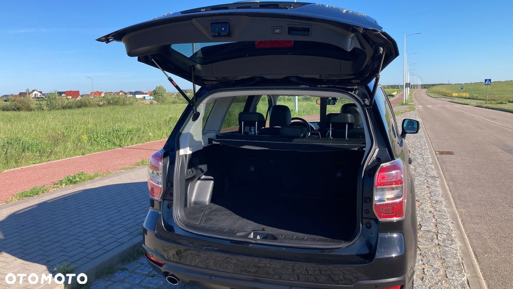 Subaru Forester 2.0 XT Platinum Lineartronic - 12