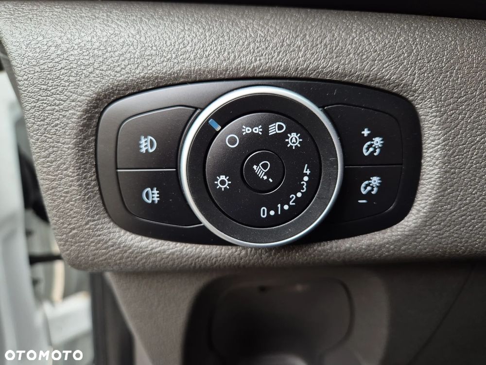 Ford TRANSIT CUSTOM - 21