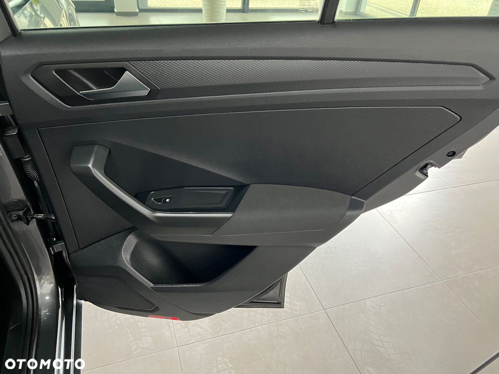 Volkswagen T-Roc - 34