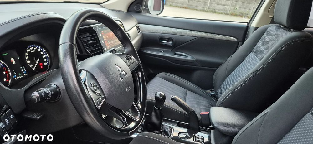 Mitsubishi Outlander 2.0 2WD Diamant Edition - 15