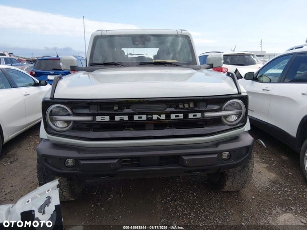 Ford Bronco - 8