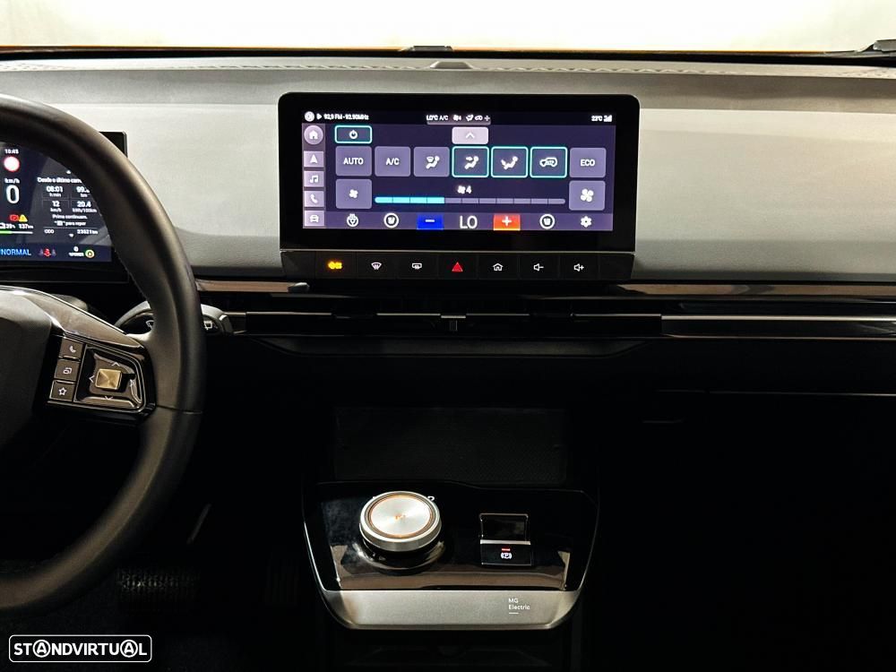 MG MG4 64 kWh Luxury - 22