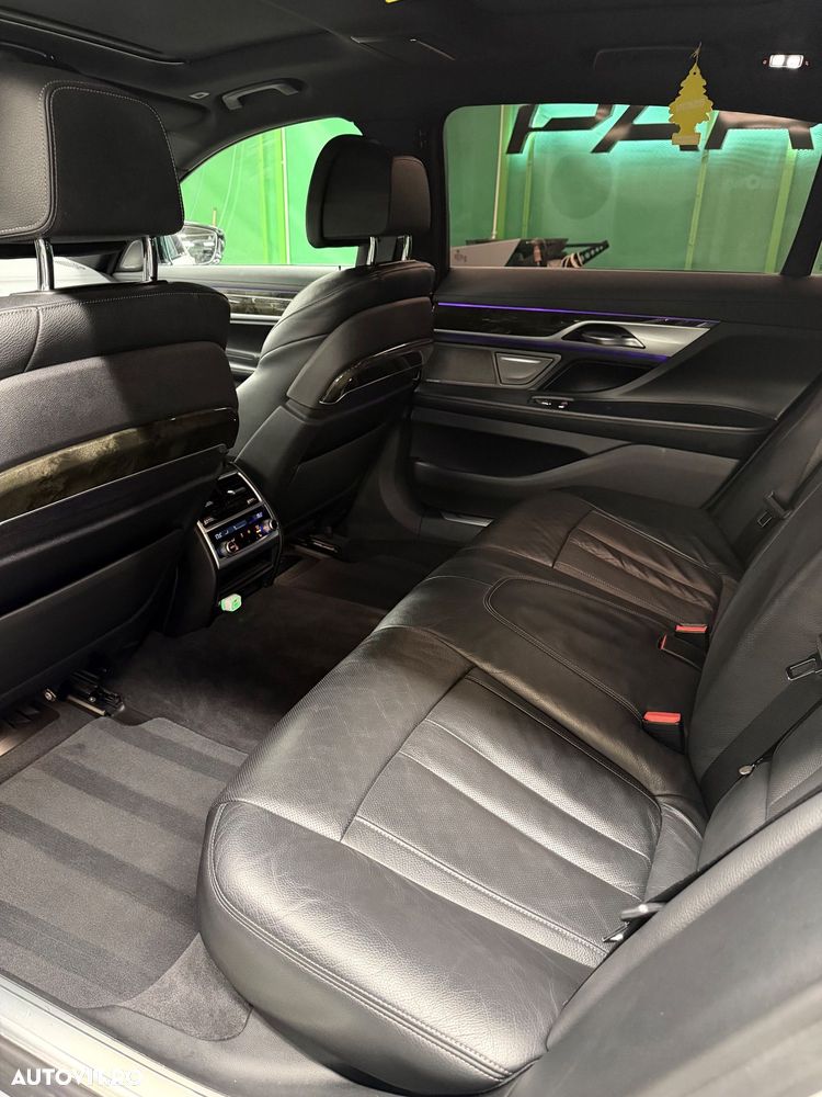 BMW Seria 7 740Li - 11