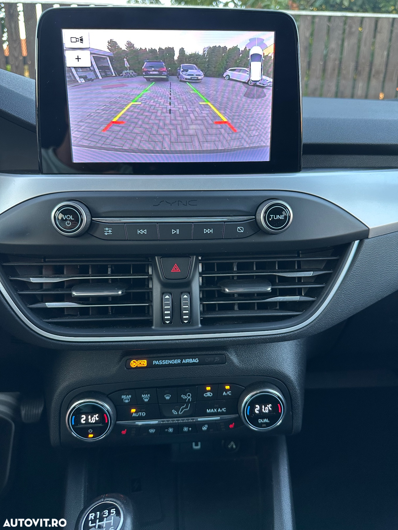 Ford Focus 2.0 EcoBlue Start-Stopp-System TITANIUM - 28