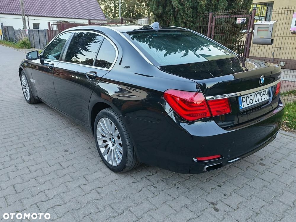 BMW Seria 7 740i L - 4