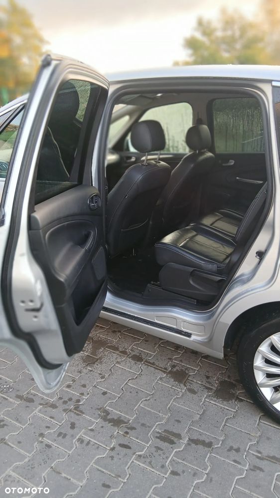 Ford S-Max - 10