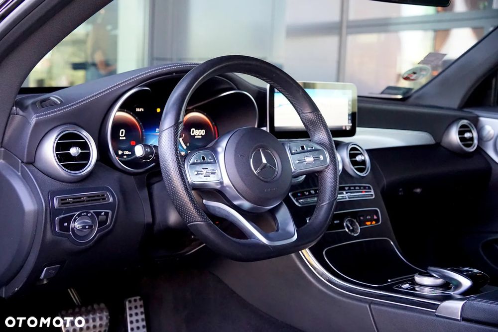 Mercedes-Benz Klasa C 300 9G-TRONIC - 17