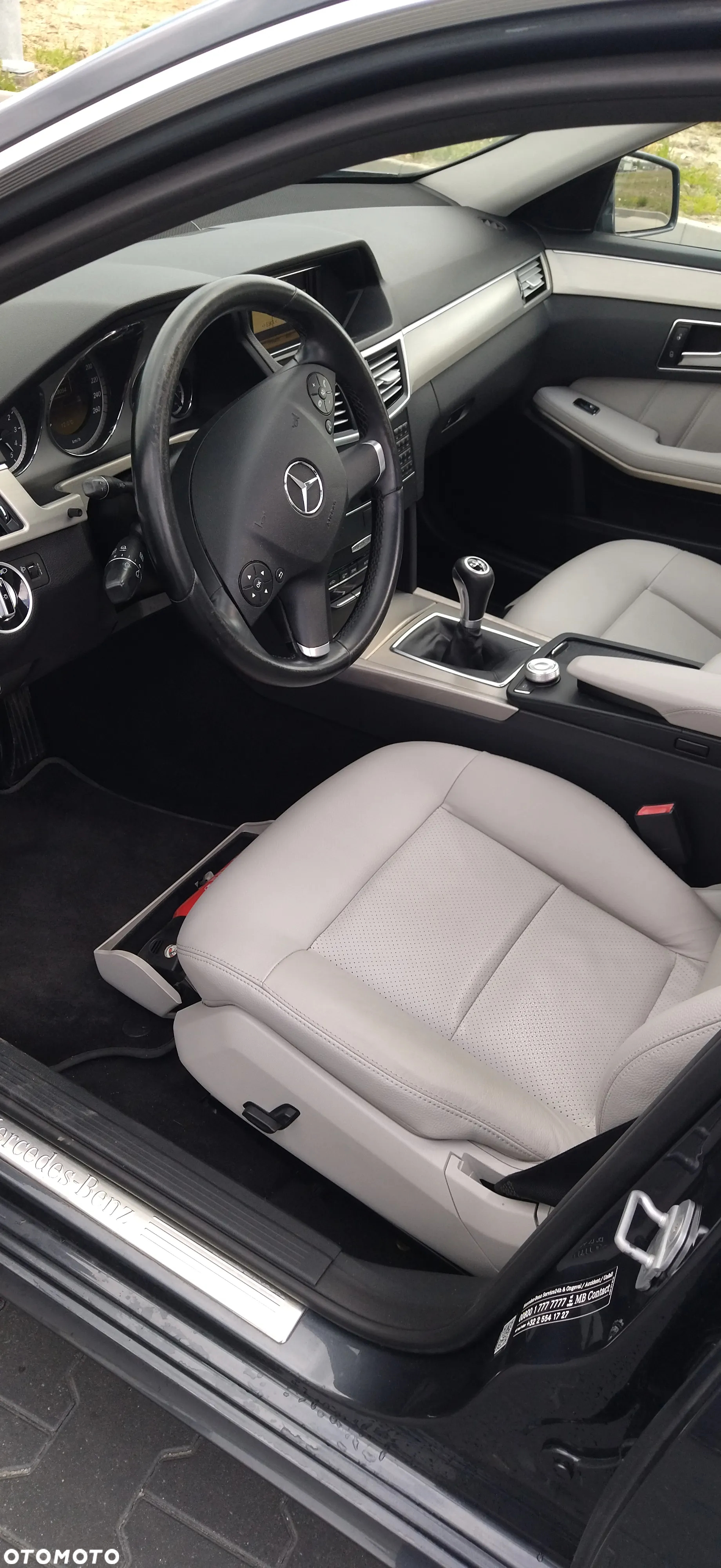 Mercedes-Benz Klasa E 200 CDI BlueEff Avantgarde - 35