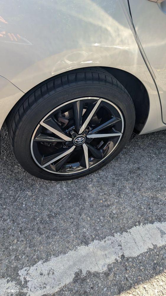 Toyota Auris Touring Sports 1.8 HSD Comfort - 3