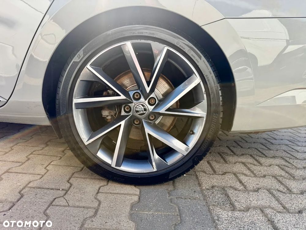 Skoda Superb 2.0 TDI 4x4 DSG Sportline - 40