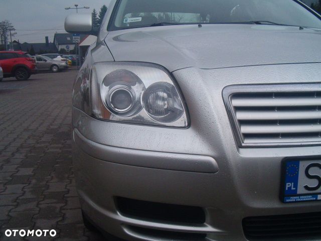 Toyota Avensis - 15