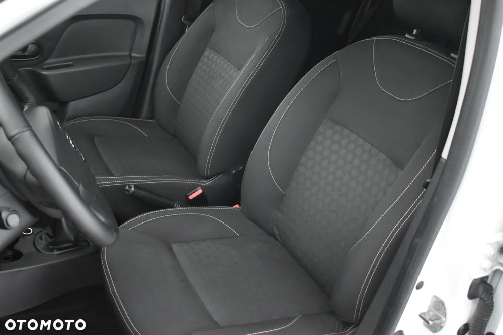 Dacia Logan 1.2 16V Laureate - 12